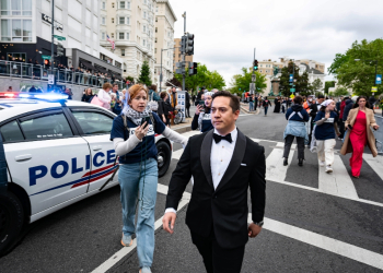 Pro-Palestinian protestors confront guests arriving at the 2024 White House Correspondents' Association dinner at the Washington Hilton / ©AFP