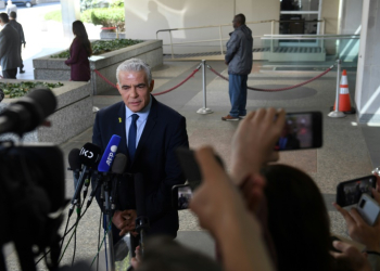 Israeli opposition leader Yair Lapid speaks to reporters after meeting with US Secretary of State Antony Blinken at the State Department . ©AFP