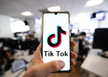 The proposed ban on TikTok in the United States has been tied to aid for Ukraine, Israel, and Taiwan, which could ease its passage by both chambers of the US Congress / ©AFP