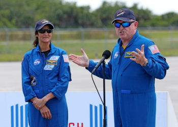 NASA astronauts Suni Williams (L) and Butch Wilmore (R) will be the first humans to travel aboard the Boeing Starliner into space. ©AFP