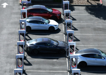A Tesla Supercharger station in Petaluma, California . ©AFP